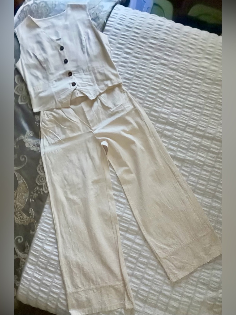 Cream Wide-Leg Pants with Button-Front Vest - Picture 5 of 13